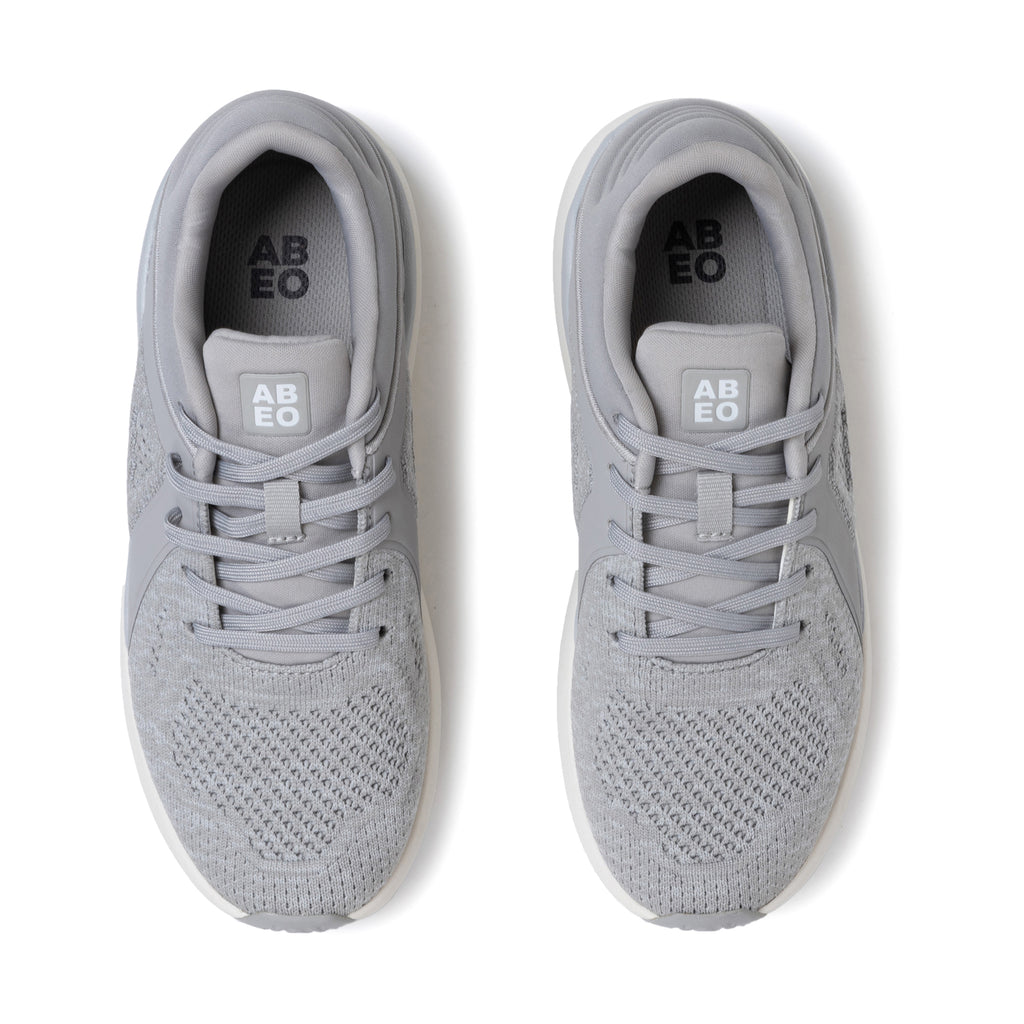 ステルヴィオ SCLAWに新色が登場。 虎のひっかきキズを彷彿させるソールの