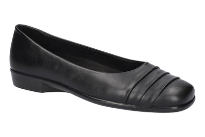 Easy Street Hayes in Black - side view