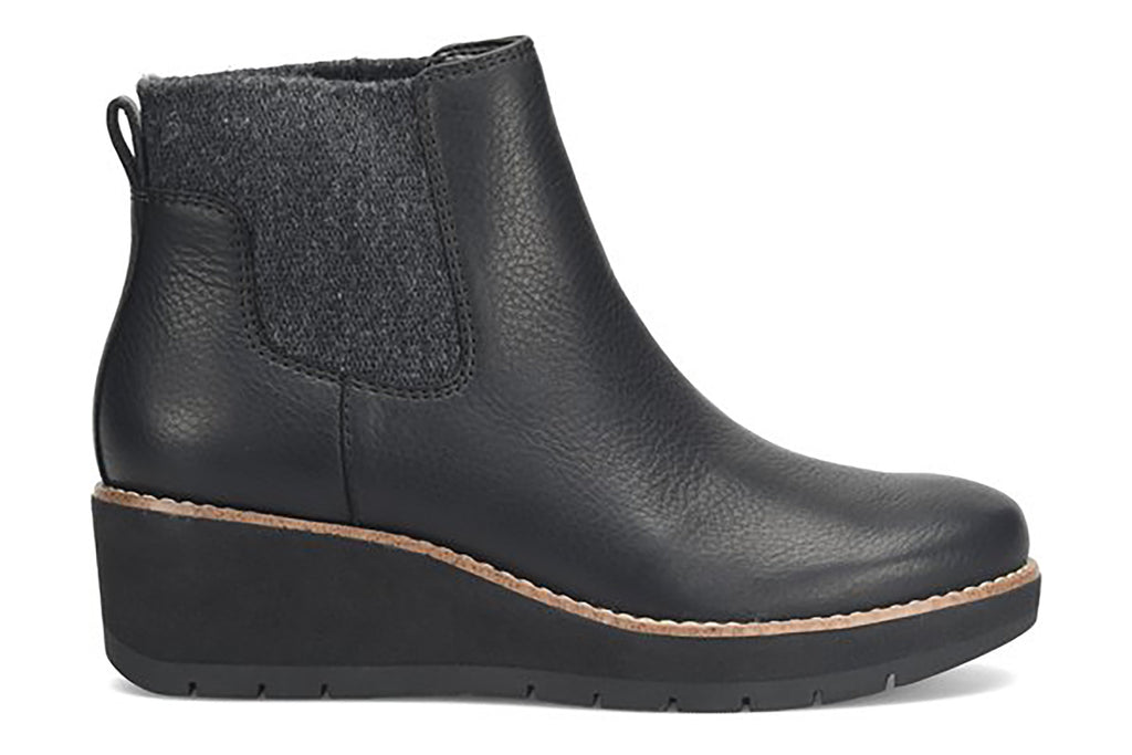 comfortiva trista sneaker