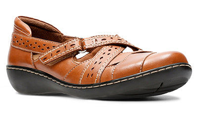 Clarks Ashland Spin Q in Tan - side view