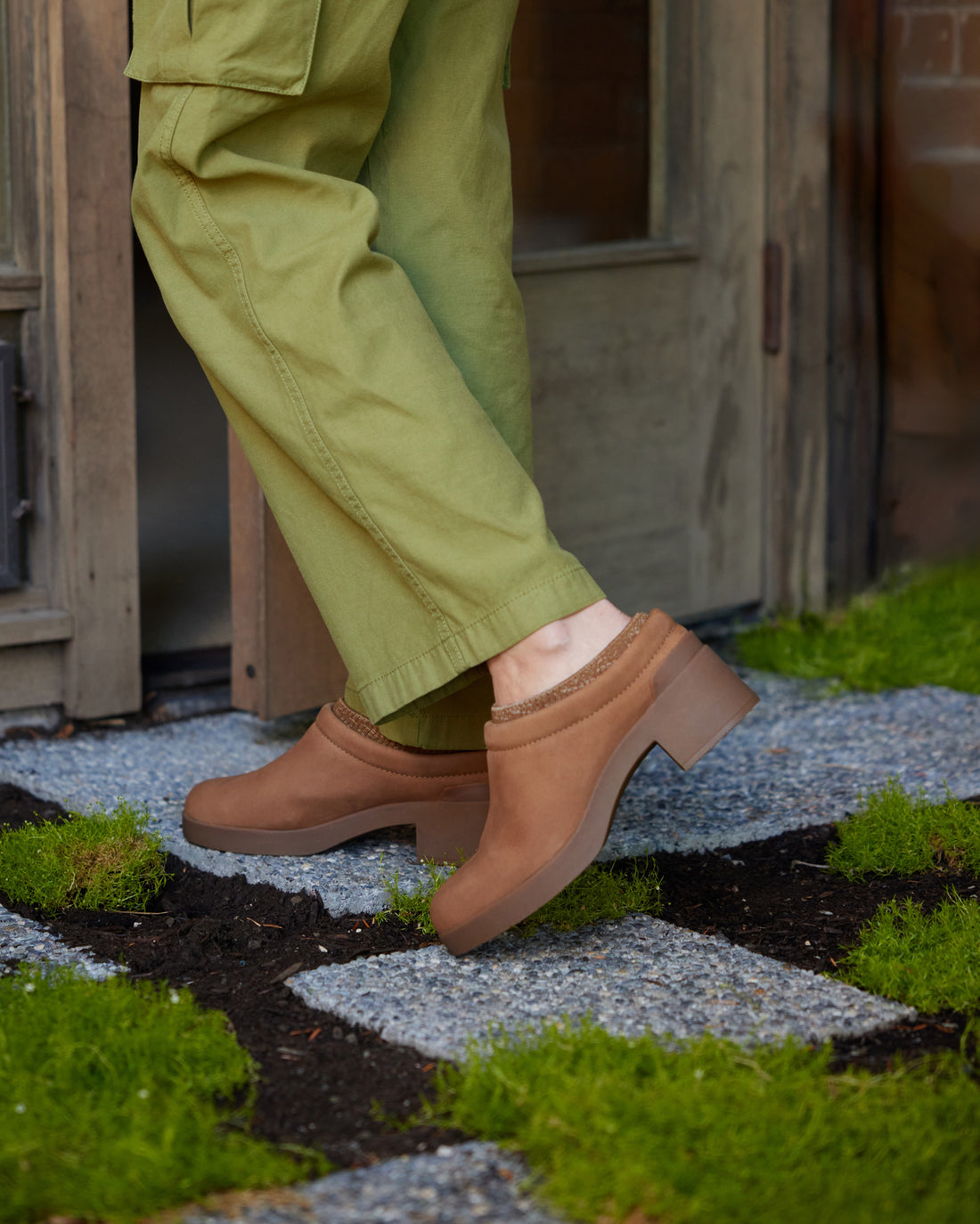 Capital Clog, image 3 of 7