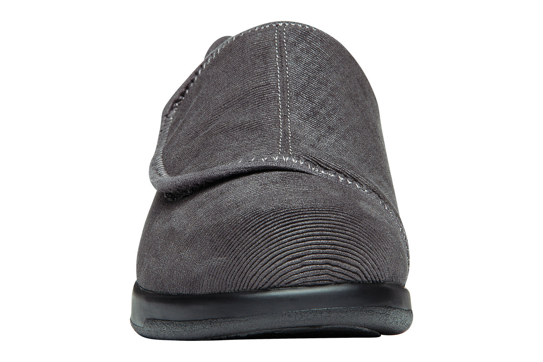 Shoe with black rubber sole, zigzag tread, cushioned footbed; Propet Cush N Foot logo at center.