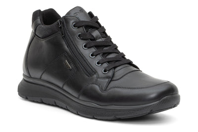 ara Braxton in Black - side view