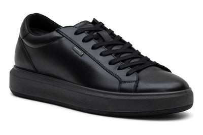 ara Finnick in Black - side view
