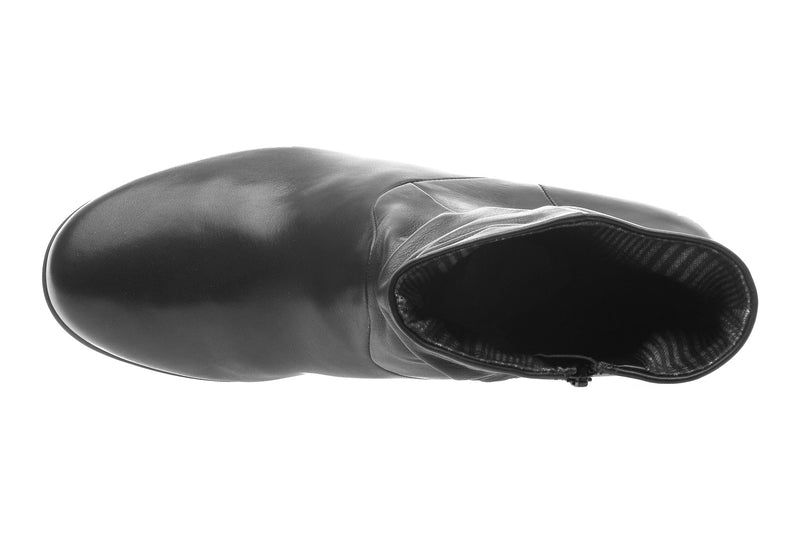 Malia Metatarsal