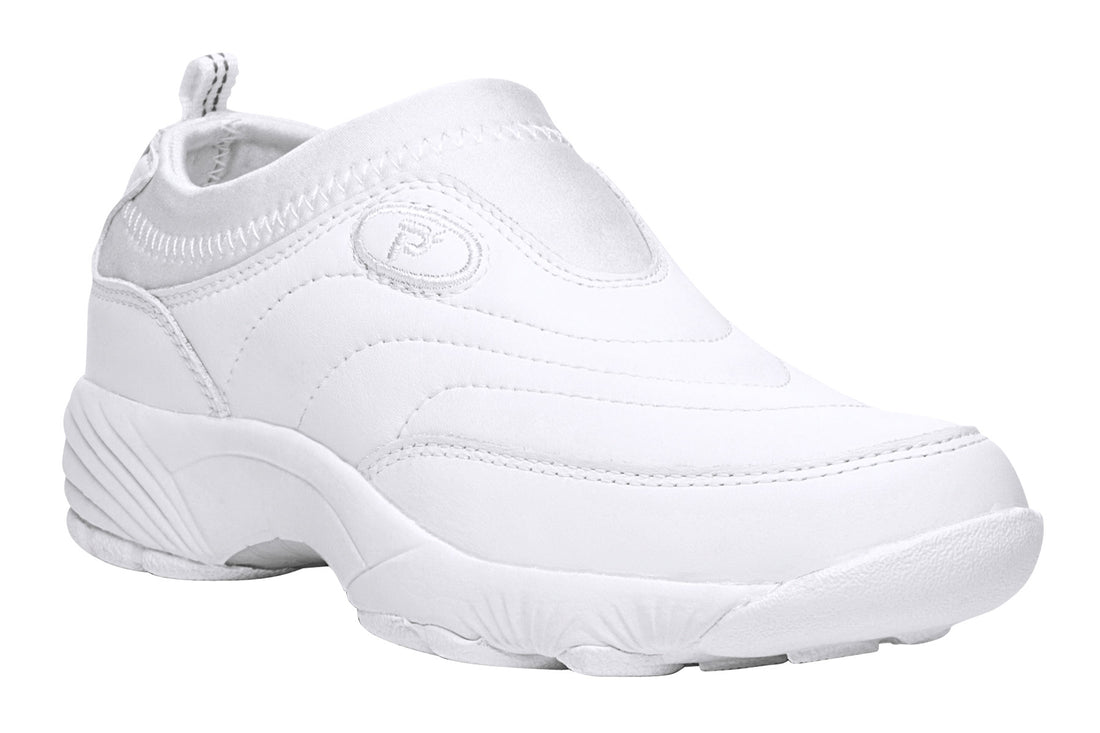 Slip-on shoe, white leather, Propet Ww So II Sr, cushioned insole, thick sole, subtle stitching for women.